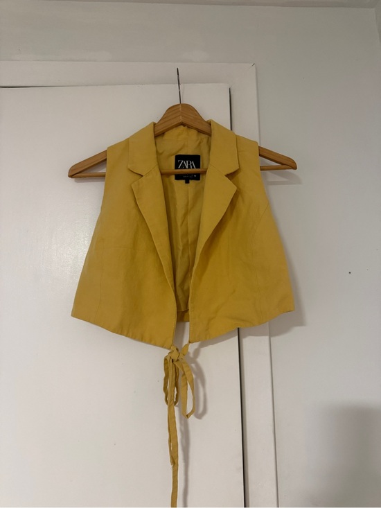 Zara Tops - ZARA Mustard Yellow Sleeveless Tie-Front Cropped Vest